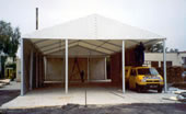 Шатри и Халета, средни по размер, широки 12.50 метра на секции по 5 метра. Алуминиевите шатри и халета са подходящи за складово хале.