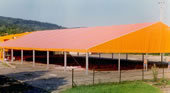 Шатри и Халета, големи като размер, широки 25 метра на секции по 5 метра. Алуминиевите шатри и халета са подходящи за изграждане на халета и складове.