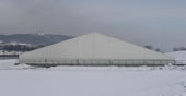 Шатри и Халета, големи като размер, широки 25 метра на секции по 5 метра. Алуминиевите шатри и халета се използват за покриване на спортен център за водни спортове.